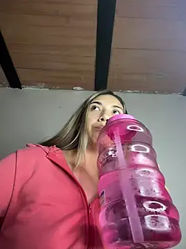 Snapshot of Iris_lee chatting on March 14, 2025, 11:00 pm Iris lee online show from March 14, 2025, 11:00 pm