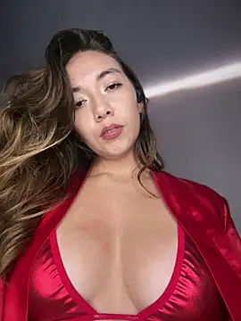 Iris lee online show from April 28, 2026, 12:53 am