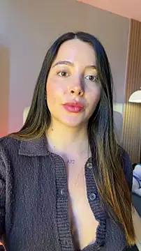 Snapshot of Alessia-miller_ chatting on June 17, 2026, 9:49 pm Alessia-miller online show from June 17, 2026, 9:49 pm