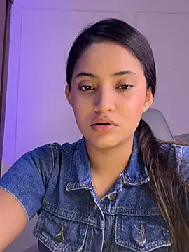 Snapshot of Isa_squirt1 chatting on July 6, 2026, 4:09 am Isa squirt1 online show from July 6, 2026, 4:09 am