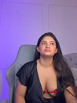 Snapshot of Isa_squirt1 chatting on July 8, 2026, 5:01 am Isa squirt1 online show from July 8, 2026, 5:01 am