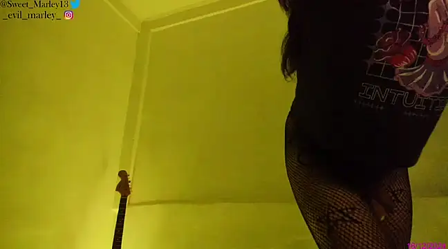 Evil Queen13 online show from December 16, 2024, 10:18 am