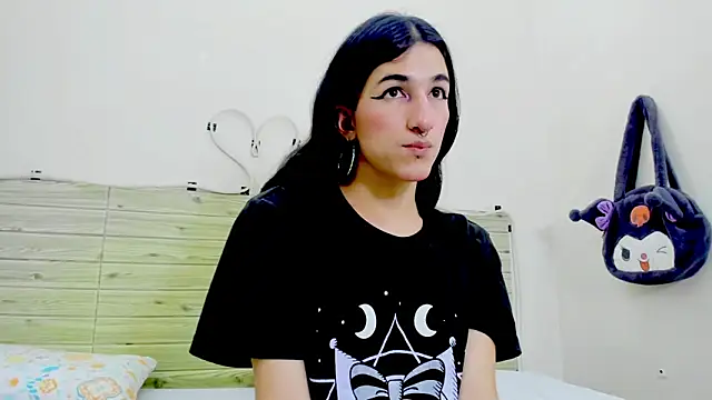 Evil Queen13 online show from November 25, 2025, 7:36 pm