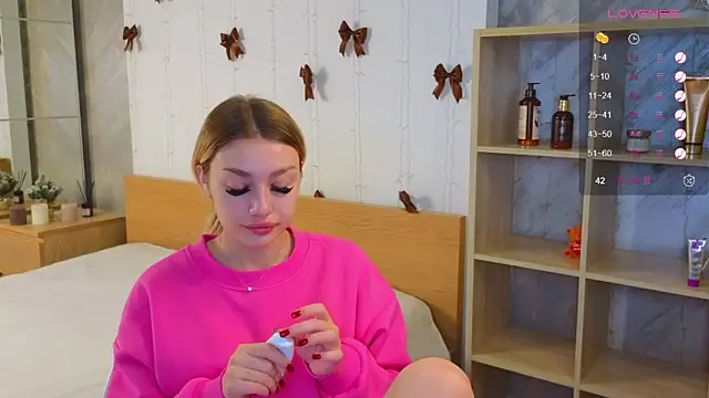 Ella Milla online show from December 30, 2024, 5:37 am