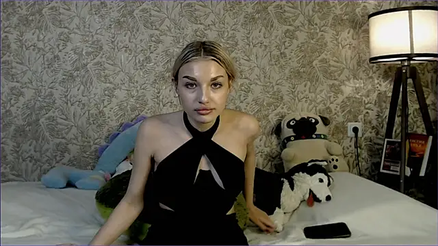 Ella Milla online show from November 10, 2025, 10:31 pm