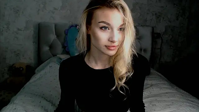 Snapshot of Ella_Milla chatting on May 11, 2026, 2:45 pm Ella Milla online show from May 11, 2026, 2:45 pm