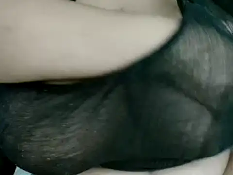 Snapshot of Hugetittiesxx2 chatting on February 12, 2025, 1:30 am Hugetittiesxx2 online show from February 12, 2025, 1:30 am