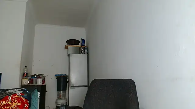 Snapshot of Hugetittiesxx2 chatting on February 18, 2026, 4:19 am Hugetittiesxx2 online show from February 18, 2026, 4:19 am