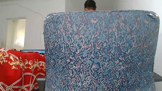 Snapshot of Hugetittiesxx2 chatting on February 26, 2026, 5:50 am Hugetittiesxx2 online show from February 26, 2026, 5:50 am