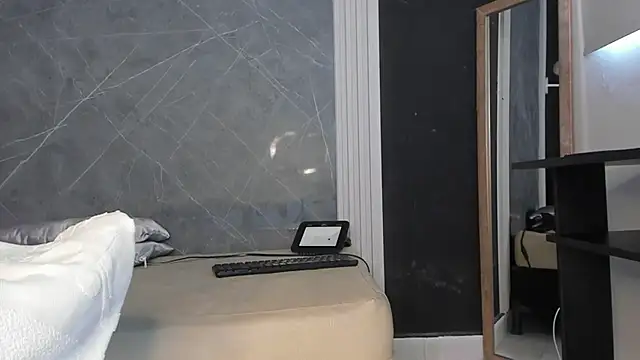 Snapshot of YummyDuooo chatting on February 7, 2025, 6:13 pm YummyDuooo online show from February 7, 2025, 6:13 pm