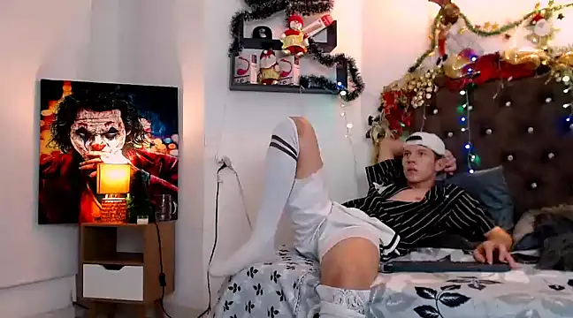 Snapshot of flowers18 chatting on December 20, 2024, 11:05 pm flowers18 online show from December 20, 2024, 11:05 pm