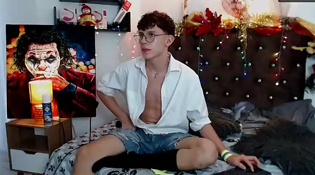 Snapshot of flowers18 chatting on December 28, 2024, 9:08 pm flowers18 online show from December 28, 2024, 9:08 pm