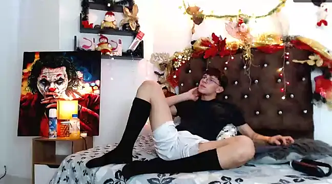 Snapshot of flowers18 chatting on December 29, 2024, 8:58 pm flowers18 online show from December 29, 2024, 8:58 pm