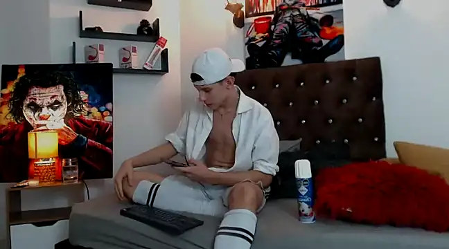 Snapshot of flowers18 chatting on January 13, 2025, 8:58 pm flowers18 online show from January 13, 2025, 8:58 pm