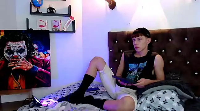 Snapshot of flowers18 chatting on February 12, 2025, 9:01 pm flowers18 online show from February 12, 2025, 9:01 pm