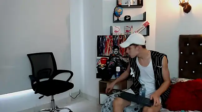 Snapshot of flowers18 chatting on March 11, 2025, 9:15 pm flowers18 online show from March 11, 2025, 9:15 pm