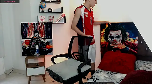 Snapshot of flowers18 chatting on March 12, 2025, 10:17 pm flowers18 online show from March 12, 2025, 10:17 pm