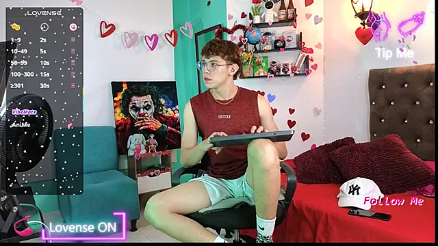 Snapshot of flowers18 chatting on September 23, 2025, 10:35 pm flowers18 online show from September 23, 2025, 10:35 pm