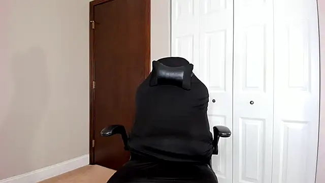 Snapshot of Angel_1997 chatting on December 18, 2024, 8:25 pm Angel 1997 online show from December 18, 2024, 8:25 pm