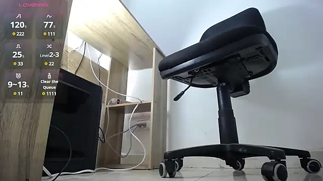 Snapshot of aprhillove chatting on December 19, 2024, 4:02 am aprhillove online show from December 19, 2024, 4:02 am