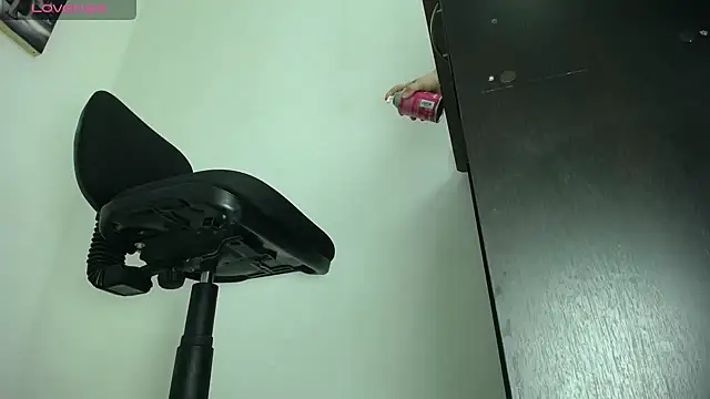 Snapshot of aprhillove chatting on January 5, 2025, 5:09 am aprhillove online show from January 5, 2025, 5:09 am