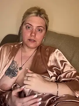 Blondiee3088 online show from December 11, 2024, 12:02 am