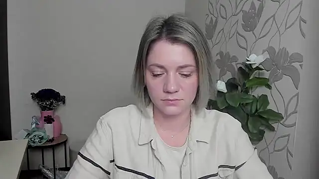 MariaSttone online show from March 13, 2025, 3:28 pm