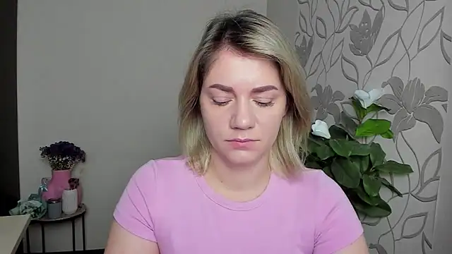 MariaSttone online show from October 29, 2025, 9:33 am