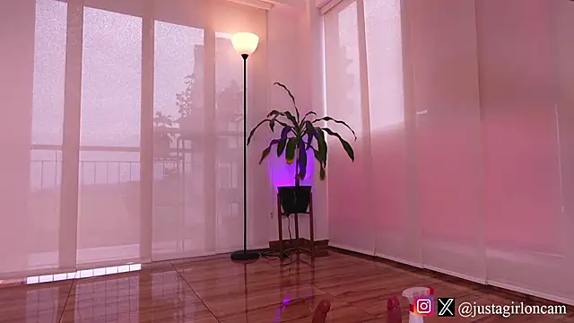 Snapshot of nicollefiorett chatting on February 13, 2025, 10:22 pm nicollefiorett online show from February 13, 2025, 10:22 pm