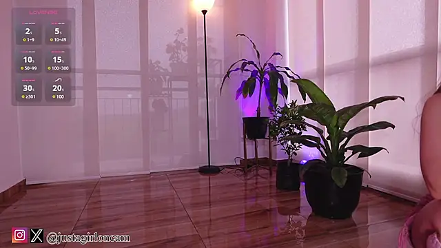 Snapshot of nicollefiorett chatting on March 11, 2025, 9:48 pm nicollefiorett online show from March 11, 2025, 9:48 pm