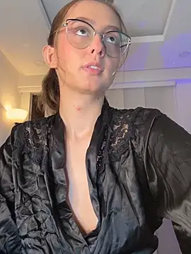 Snapshot of nicollefiorett chatting on March 16, 2026, 12:17 am nicollefiorett online show from March 16, 2026, 12:17 am