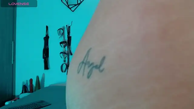 Alisson Beckett online show from March 20, 2025, 2:21 pm