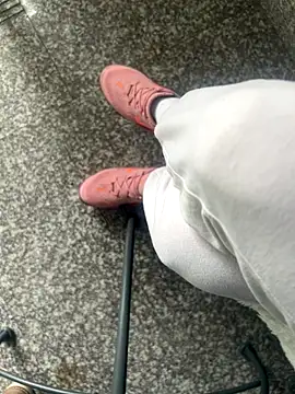 Snapshot of FeetVibe chatting on October 11, 2025, 6:45 am FeetVibe online show from October 11, 2025, 6:45 am