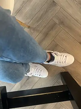 Snapshot of FeetVibe chatting on October 25, 2025, 6:32 am FeetVibe online show from October 25, 2025, 6:32 am