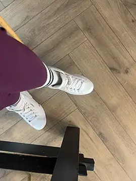 Snapshot of FeetVibe chatting on November 4, 2025, 8:02 am FeetVibe online show from November 4, 2025, 8:02 am