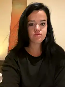 Snapshot of English-Chloe96 chatting on November 17, 2025, 5:02 am English-Chloe96 online show from November 17, 2025, 5:02 am