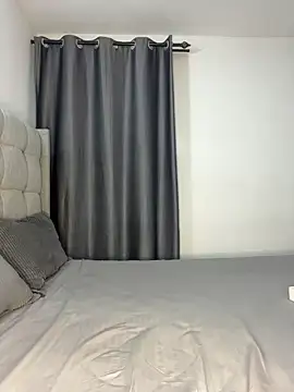 prettiepearl online show from May 1, 2026, 5:34 am