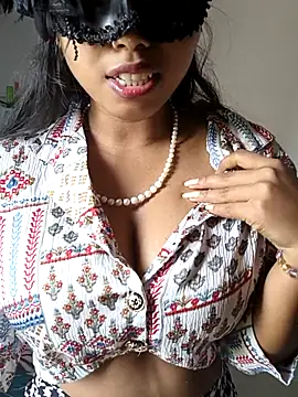 sandy naughty online show from November 19, 2025, 8:36 am