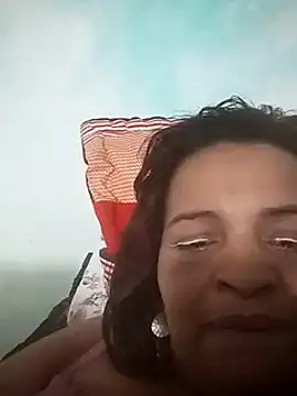 Snapshot of _violetta_- chatting on March 3, 2025, 3:41 am violetta - online show from March 3, 2025, 3:41 am