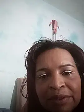 Snapshot of _violetta_- chatting on March 6, 2025, 1:27 am violetta - online show from March 6, 2025, 1:27 am