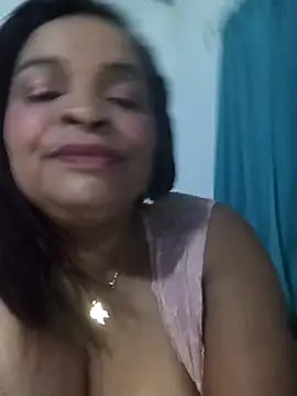 Snapshot of _violetta_- chatting on May 12, 2026, 1:03 am violetta - online show from May 12, 2026, 1:03 am