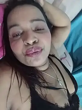 Snapshot of _violetta_- chatting on May 13, 2026, 10:27 pm violetta - online show from May 13, 2026, 10:27 pm