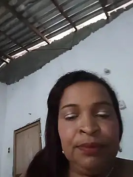 Snapshot of _violetta_- chatting on May 15, 2026, 12:23 pm violetta - online show from May 15, 2026, 12:23 pm