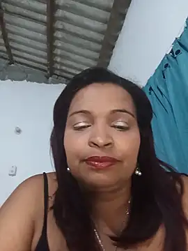 Snapshot of _violetta_- chatting on May 16, 2026, 12:29 am violetta - online show from May 16, 2026, 12:29 am