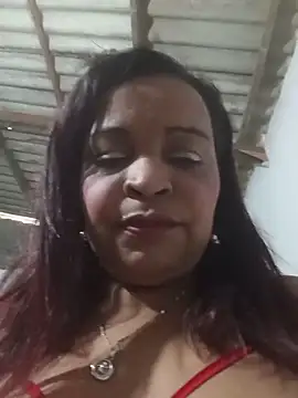 Snapshot of _violetta_- chatting on May 19, 2026, 1:06 pm violetta - online show from May 19, 2026, 1:06 pm