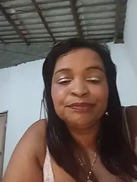 Snapshot of _violetta_- chatting on May 27, 2026, 1:57 am violetta - online show from May 27, 2026, 1:57 am