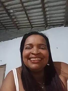 Snapshot of _violetta_- chatting on June 1, 2026, 12:56 am violetta - online show from June 1, 2026, 12:56 am