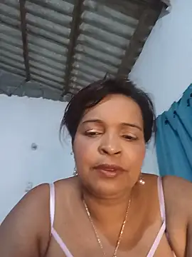 Snapshot of _violetta_- chatting on June 5, 2026, 11:21 pm violetta - online show from June 5, 2026, 11:21 pm
