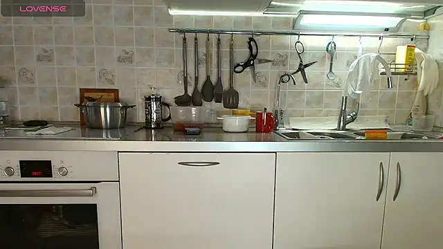 MilfeaN online show from September 18, 2025, 6:59 am