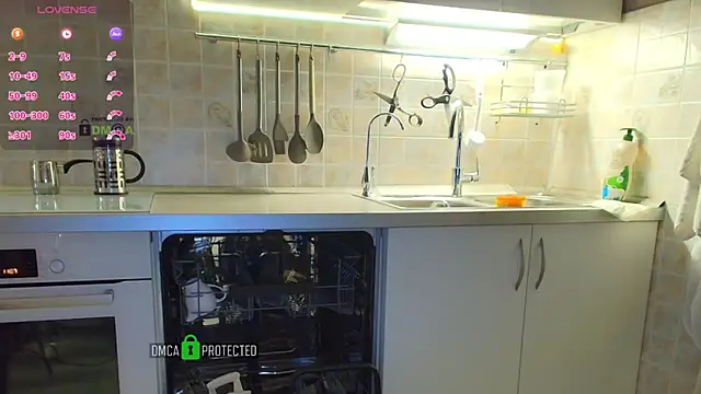 MilfeaN online show from October 28, 2025, 8:07 am